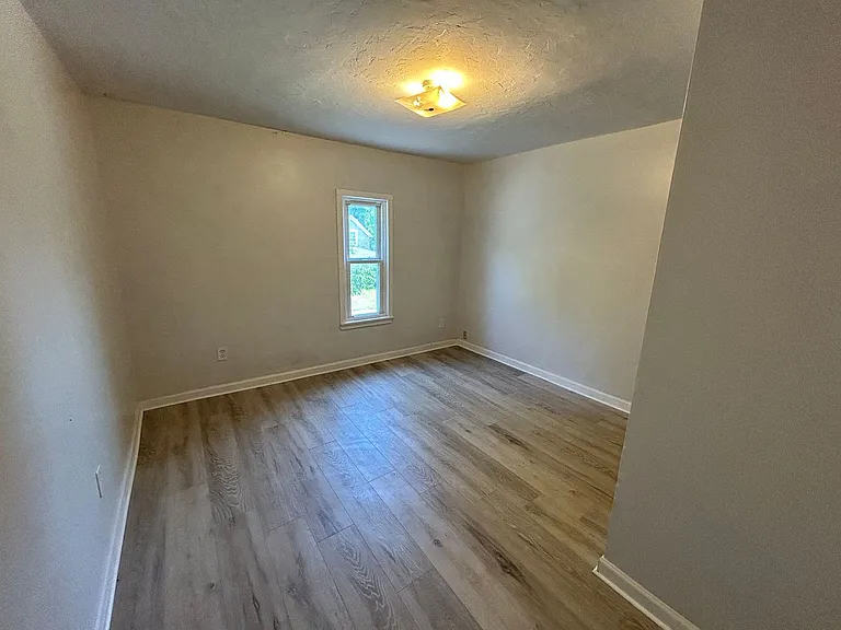640 W 13th St — Photo 14