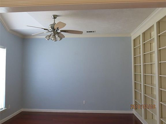4th image of 3206 Wyndham Ln