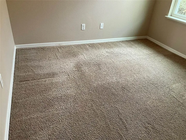 101 Hurst Ct — Photo 9