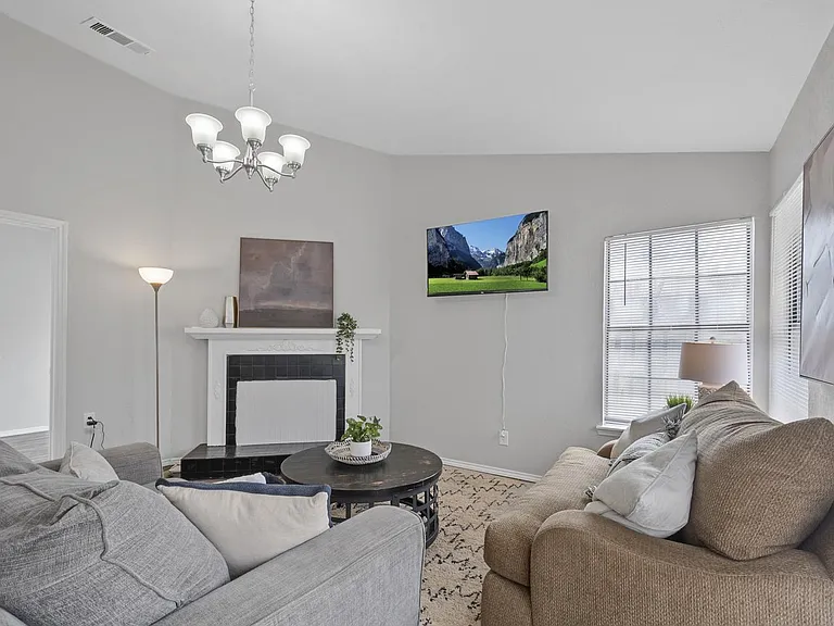 5510 Heathercrest Dr — Photo 2