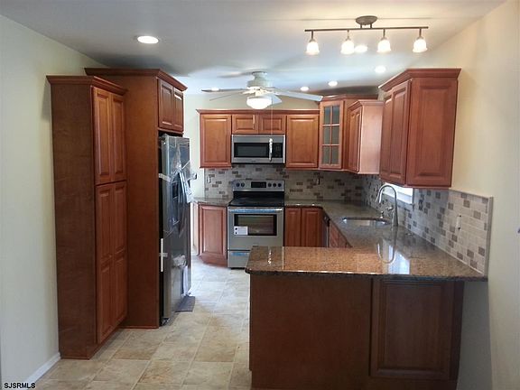 4th image of 44 Highland Ave