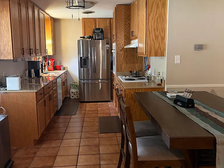 1602 Westwood Dr — Photo 3