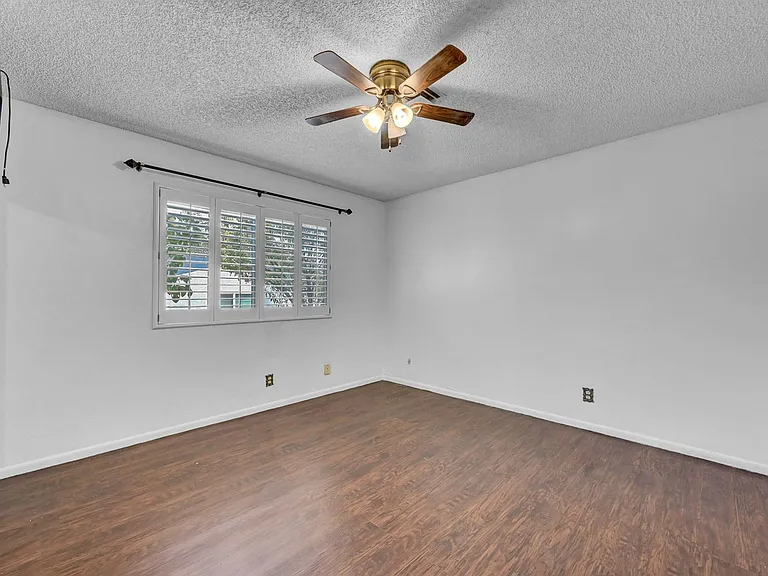 6975 Obannon Dr — Photo 39