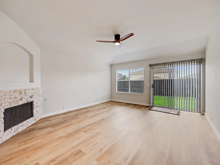 7127 Larkin Dr — Photo 11