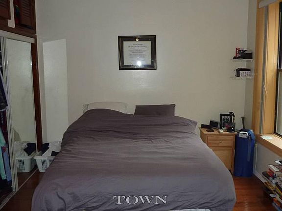 3rd image of 527 E 12th St APT B1