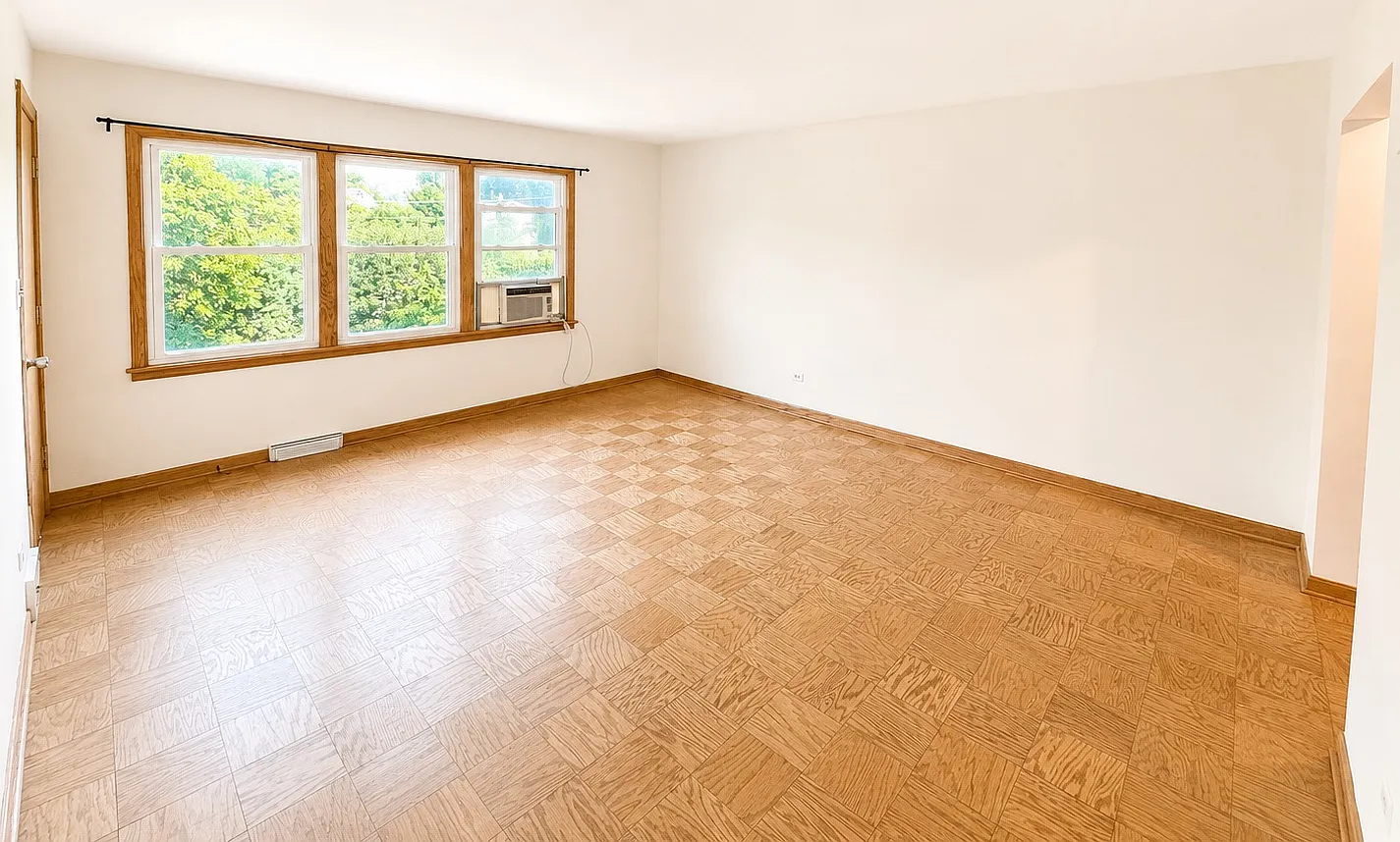 1 bed, 725 sqft, $1,600 — Photo 2