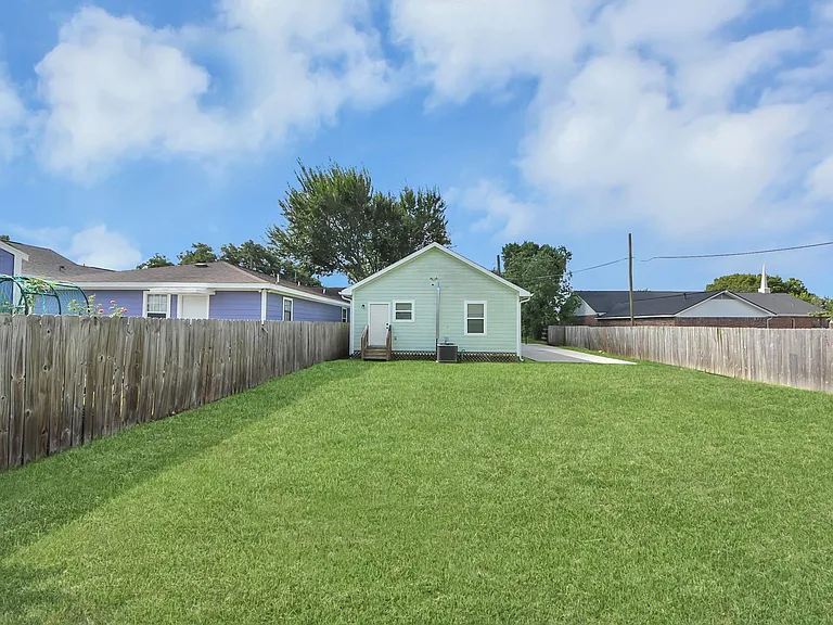 3703 Lila St — Photo 5