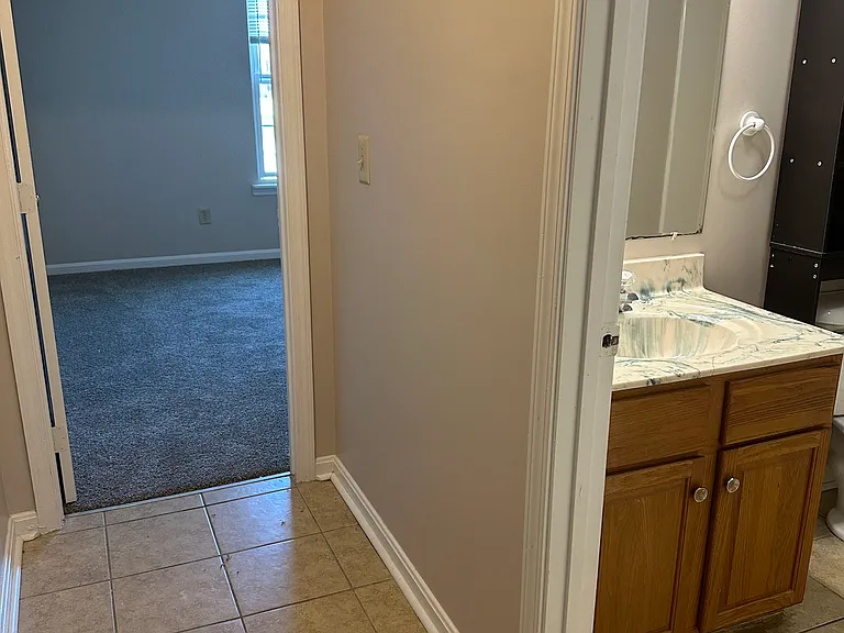 115 Edward Ct #4 — Photo 10