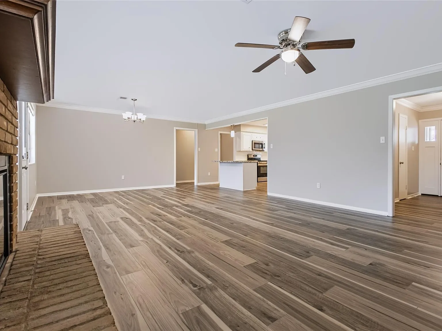 3 bed, 2.0 bath, 1714 sqft, $2,000 — Photo 3