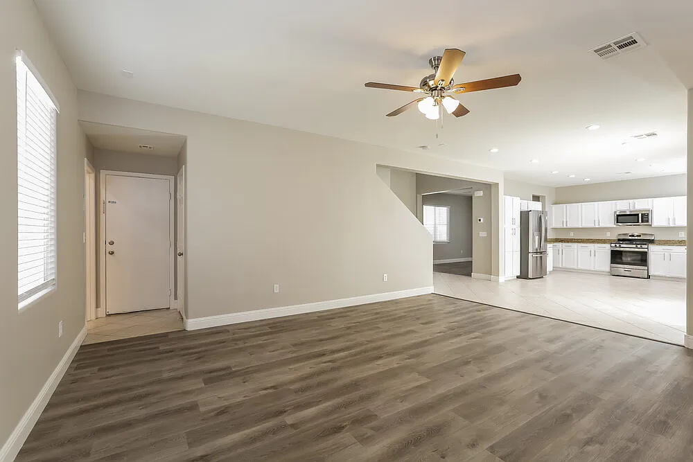 3 bed, 2.5 bath, 2124 sqft, $2,745 — Photo 4
