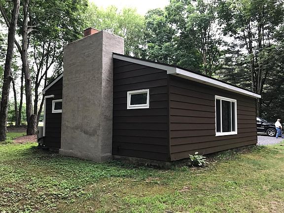 Rear exterior view (summer).