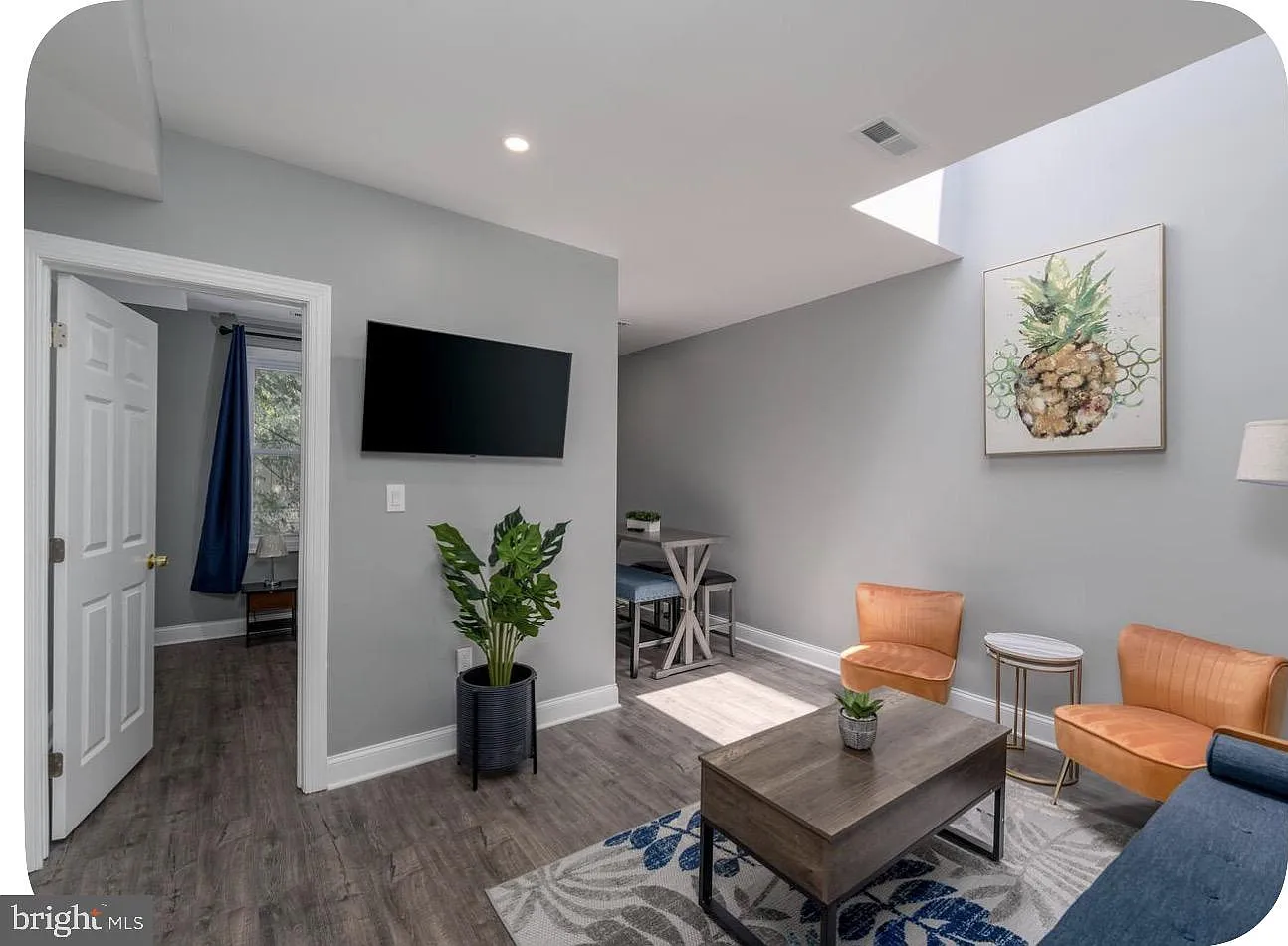 2 bed, 745 sqft, $2,900 — Photo 2