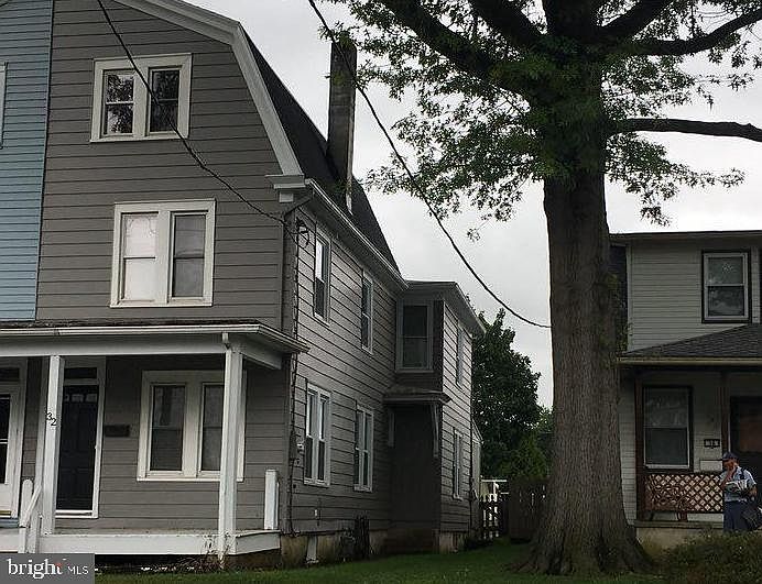 1st image of 32 E Gramby St