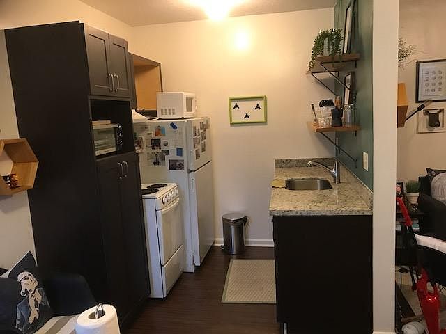 1st image of 103 NE 59th St APT 18