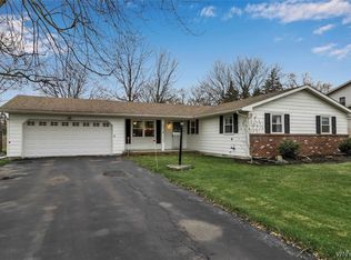 5708 Jennifer Dr W, Lockport, NY 14094