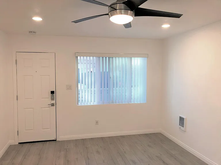 4626 W Point Loma Blvd — Photo 3