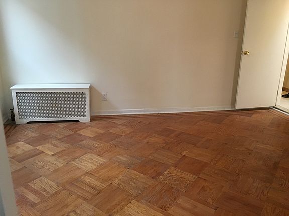 4th image of 2376 23rd St