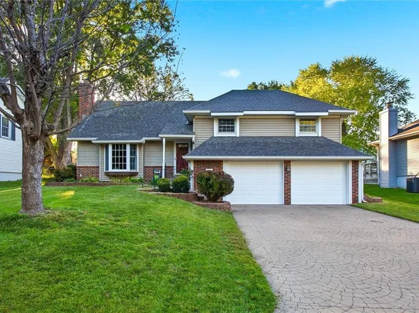 13929 S Summertree Ln, Olathe, KS 66062