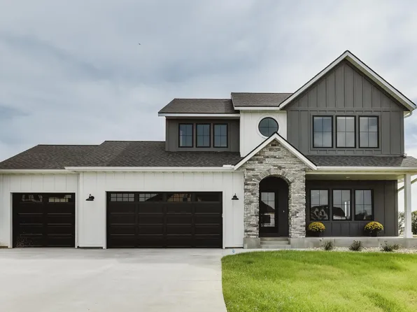 2876 Wildflower Ln SW, Rochester, MN 55902