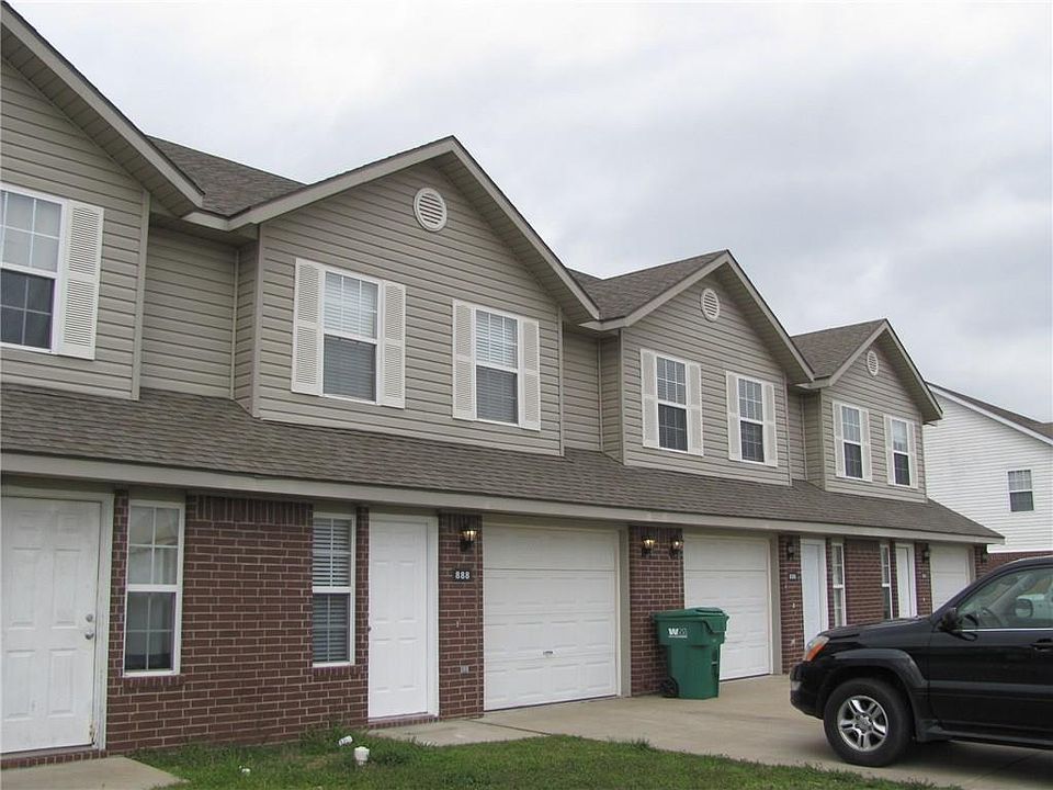 1st image of Meadowlands Dr