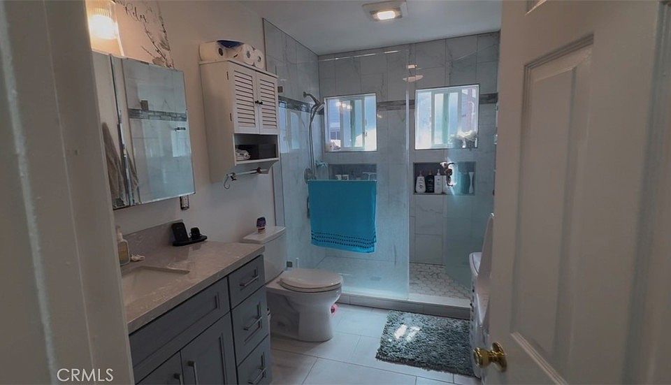 2nd image of 2208 Maple St