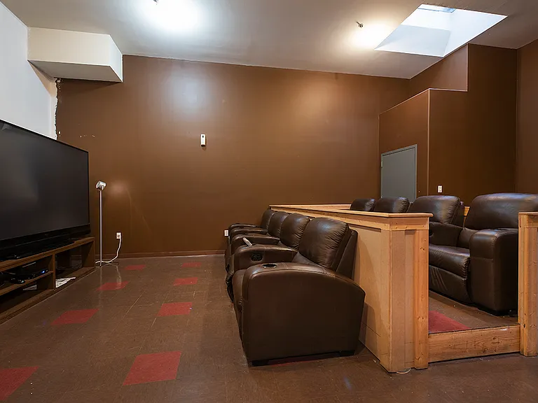 94 Meserole St #1A — Photo 13