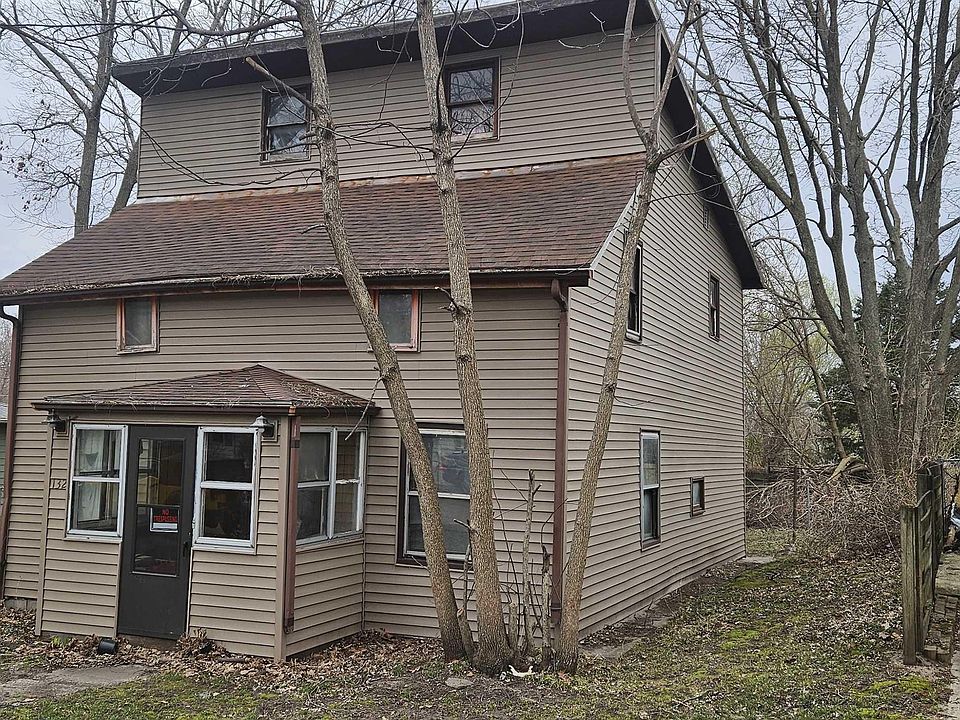 1st image of 132 Elm St