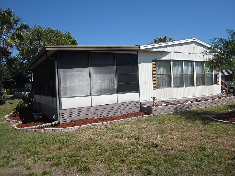 218 Wellesley Court