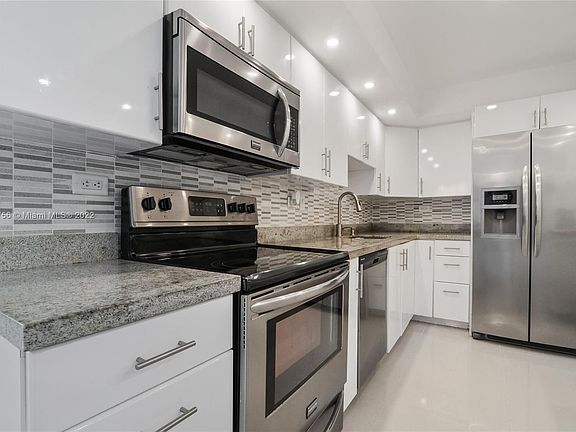 2nd image of 20355 NE 34th Ct APT 525