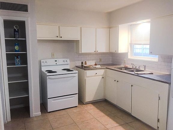 3rd image of 8910 Ilona Ln APT 1