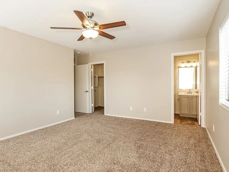 16245 W Calavar Rd — Photo 10