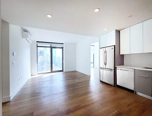 Rented by Modern Spaces | media 16