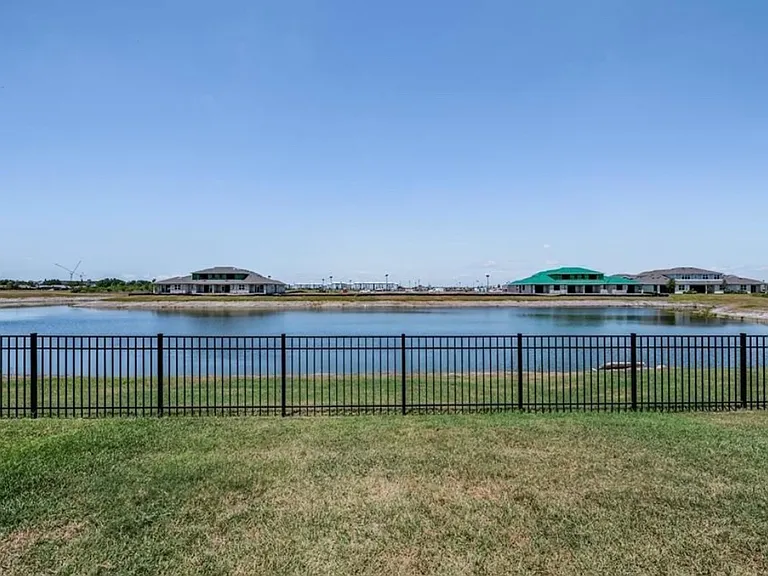 7474 Sea Manatee St — Photo 33