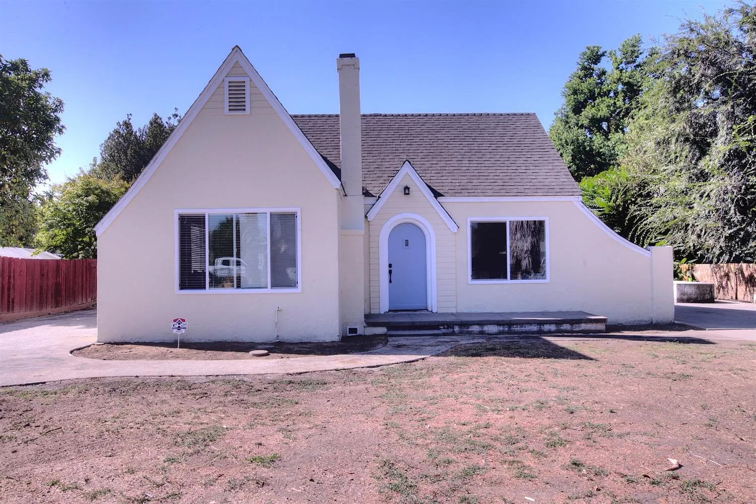 421 Laurel Ave photo 1