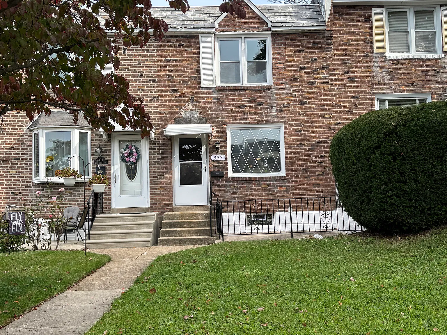 3 bed, 1152 sqft, $2,100 — Photo 1
