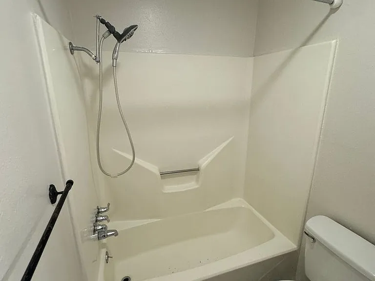 2224 Kirby Smith Dr — Photo 15