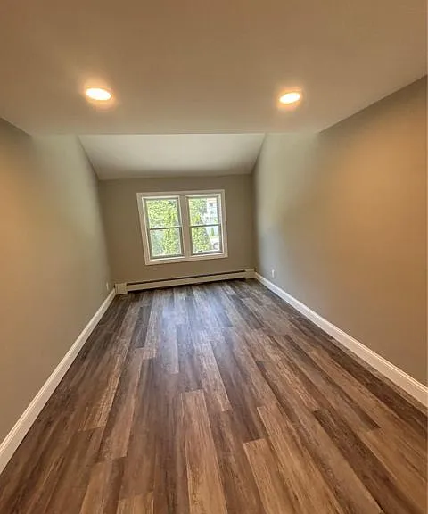 29 Laurel St — Photo 5