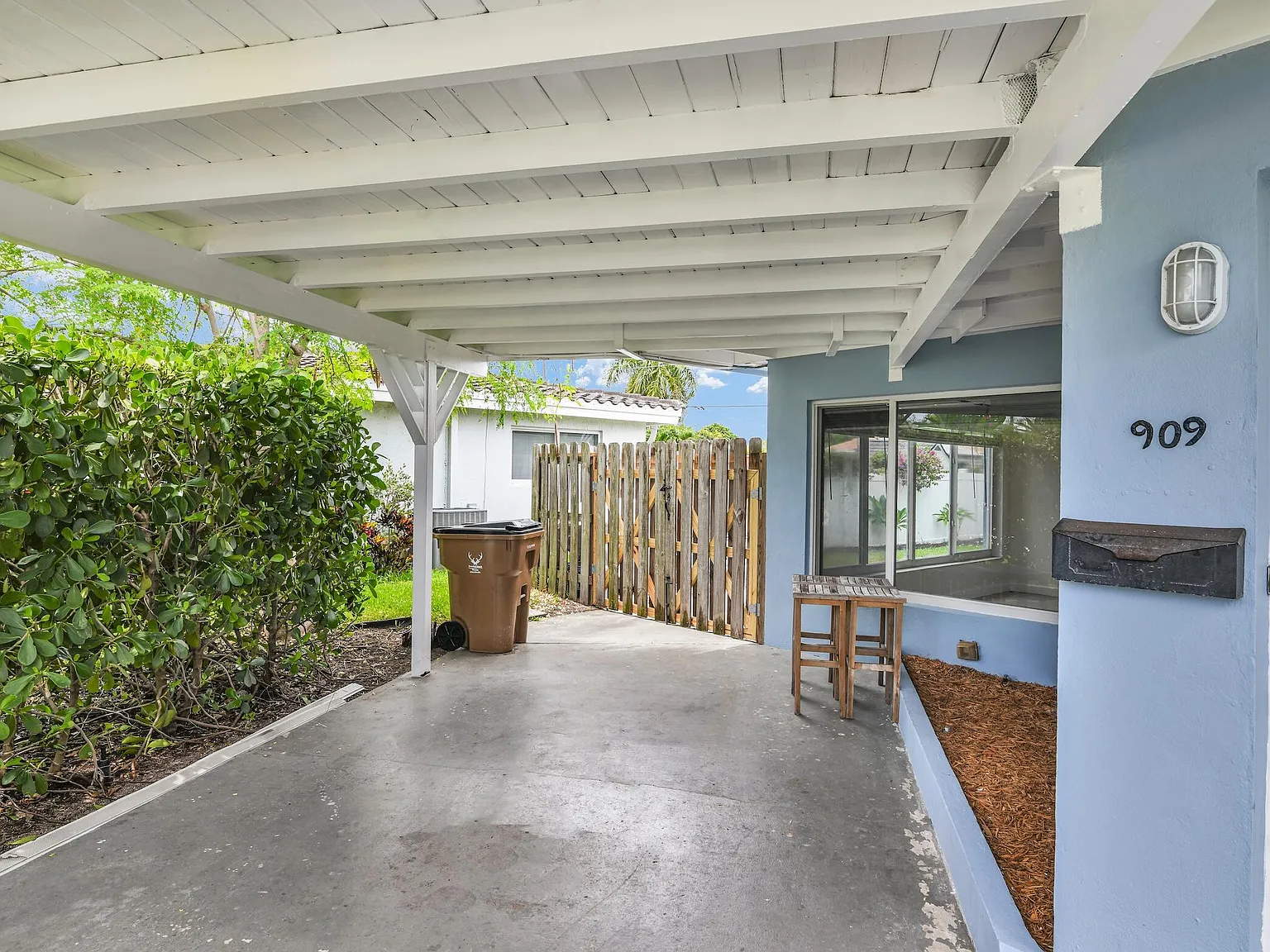 2 bed, 2.0 bath, 1145 sqft, $3,750 — Photo 3