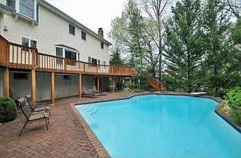 3rd image of 64 Windsor Dr