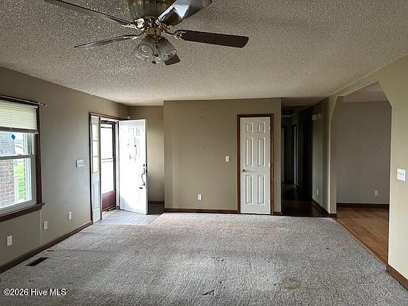 5th image of 813 Cherry Glade Road