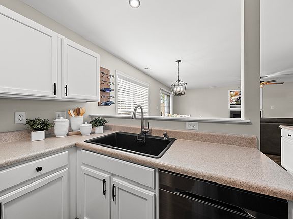 4th image of 4317 Marbrey Dr