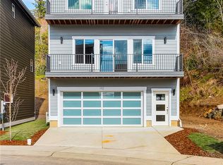 142 Blackfish Ct, Bremerton, WA 98310