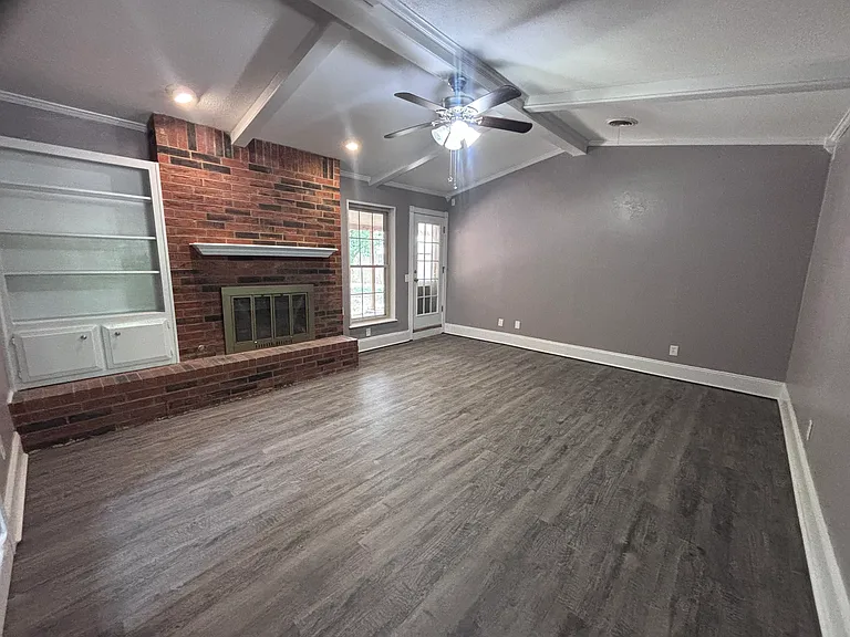 6909 Devonshire Rd — Photo 2