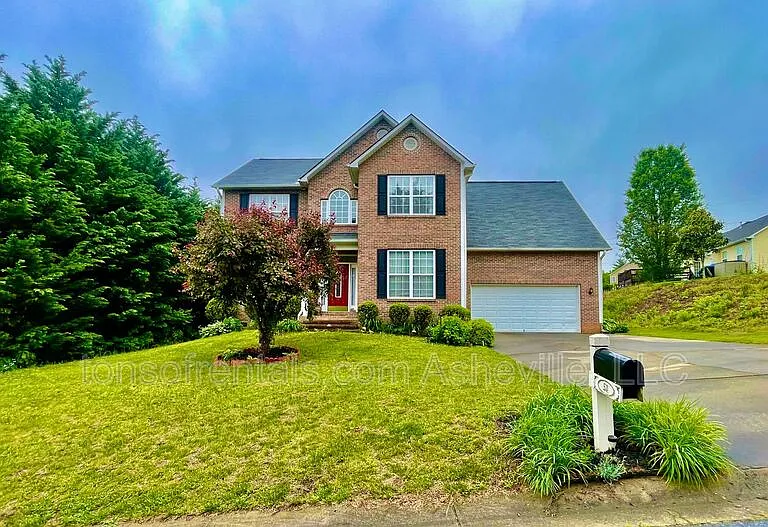 51 Yorktown Cir — Photo 1