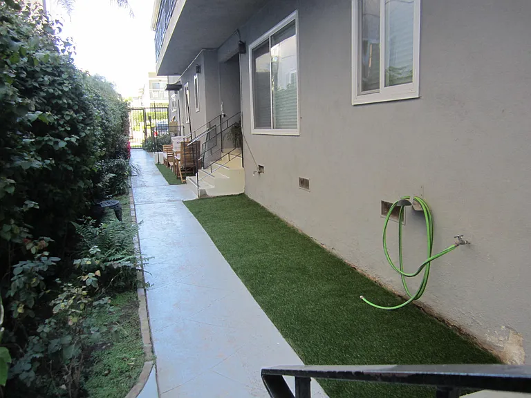 11816 Goshen Ave #2 — Photo 19