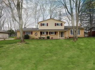 6624 Yarborough Dr, Shelby Township, MI 48316