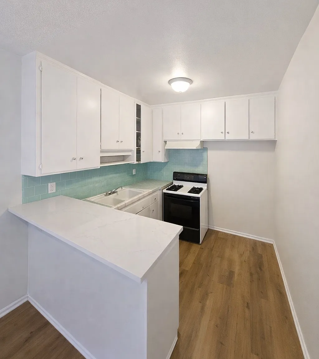 1 bed, 700 sqft, $1,950 — Photo 3