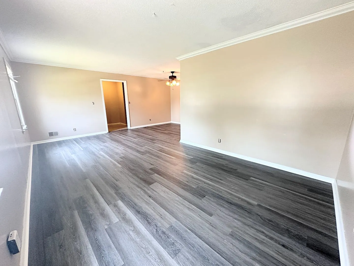 More Space For Your Money- Freshly Painted, 3br/2ba | 1,700 Sf | Fenced Yard + Sunroom | Cul-de-S... — Photo 4