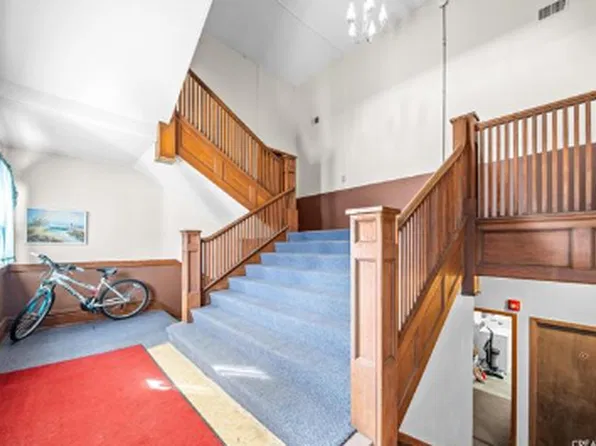 163 Main St #A, Sugar Grove, IL 60554