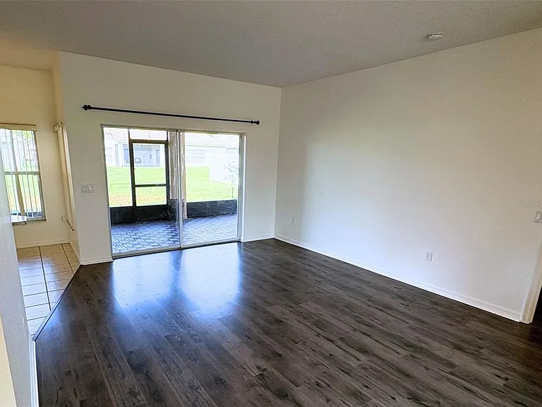 3637 Weatherfield Dr — Photo 6